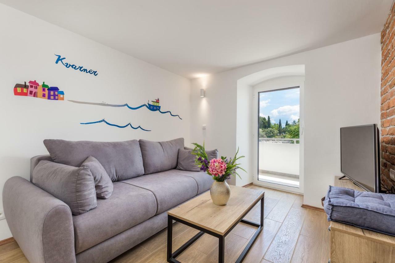 Seafront Apartment Voyo Ika Dış mekan fotoğraf