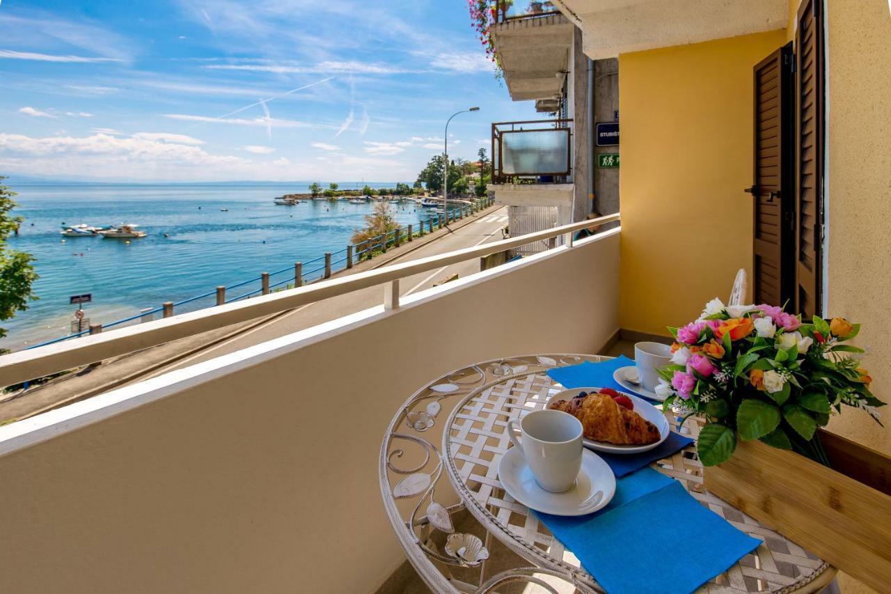 Seafront Apartment Voyo Ika Dış mekan fotoğraf